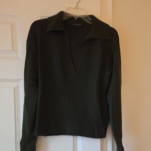 Banana Republic Cashmere SIze Small Dark Green Sweater
